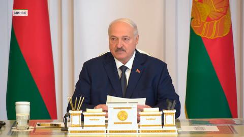 Лукашенко собрал совещание с руководством Совета Министров