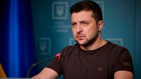 Зеленский пригрозил ударом по параду в честь Дня Победы в Москве