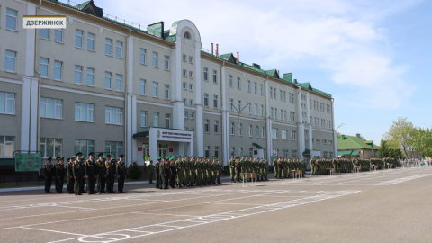 Более тысячи солдат-пограничников сегодня приняли военную присягу