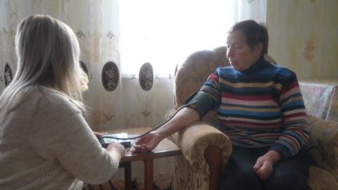 Соцработников в Беларуси обеспечат служебным транспортом