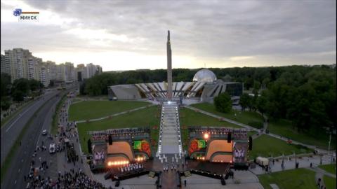 Масштабный гала-концерт проходит у стелы «Минск – город-герой»