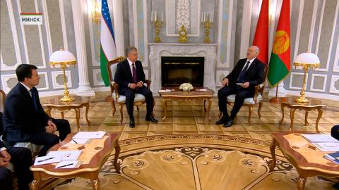 Лукашенко встретился с Мирзиёевым