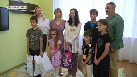 Многодетным семьям в Беларуси начали выплачивать матпомощь к школе