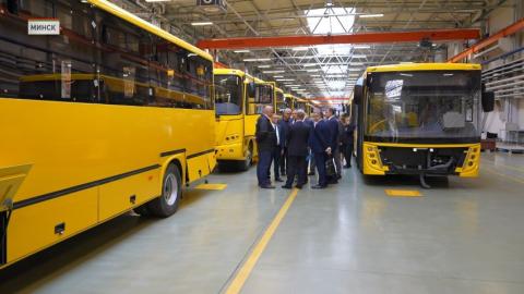 Делегация Архангельской области посетила Минский автомобильный завод