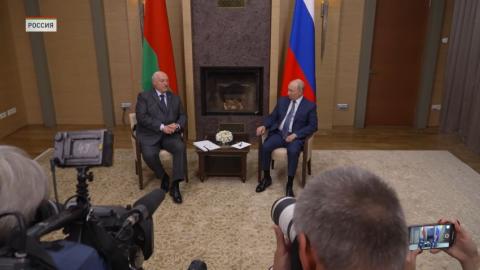 Лукашенко на встрече с Путиным позитивно оценил совместную работу правительств Беларуси и России