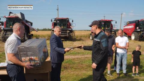 В Могилевском районе чествовали лучшие механизированные отряды 