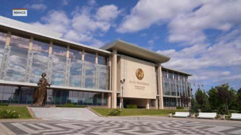 Александр Лукашенко посещает с рабочей поездкой Вилейский район