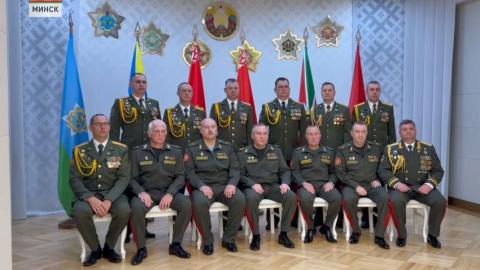 Виктор Хренин вручил государственные награды военнослужащим Вооруженных Сил