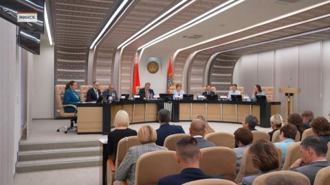 В Миноблисполкоме обсудили эффективные методы работы с пустующими домами в сельской местности