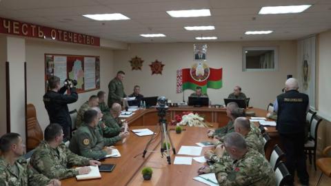 Во внутренних войсках МВД Беларуси продолжается проверка боеготовности