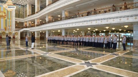 Белорусские следователи посетили с экскурсией Дворец Независимости