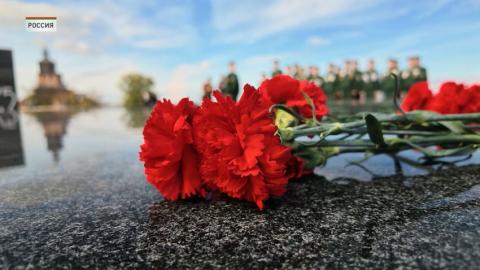 Владимир Перцов возложил цветы к «Вечному огню славы» в Нижнем Новгороде