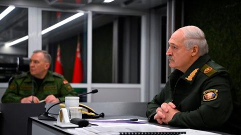 Президент: Беларусь ни на кого не собирается нападать, но обязана обеспечить свою безопасность