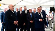 Лукашенко: Беларусь будет развиваться за счет регионов. Мы их должны привести в порядок, реанимировать