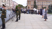 В церемонии возложения цветов к монументу Победы в Минске 25 июня приняли участие председатель Совета Республики Национального Собрания Беларуси и председатель Совета Федерации Федерального собрания России